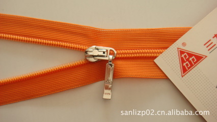 中國拉鏈?zhǔn)笾放?重慶尼龍拉鏈 產(chǎn)品暢銷海內(nèi)外圖片8